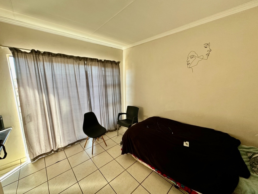 2 Bedroom Property for Sale in Mooivallei Park North West